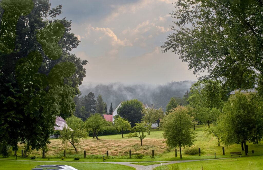 Auch kleinere Orte entlang der Strecke des Froschradwegs überraschen mit ihrem Charme. Historische Dorfkerne, barocke Schlossanlagen und stille Kirchen laden dazu ein, vom Rad zu steigen